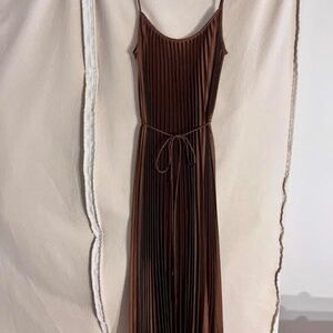 $495 Vince Amber Pleated Cami Midi Dress - Size Medium
